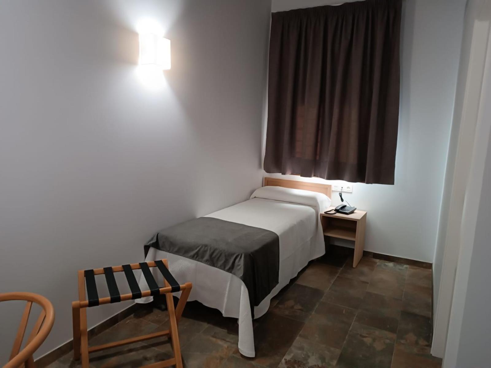 Hospederia La Cilla Hotel ลาปวยบลา เด กาซาญา ภายนอก รูปภาพ